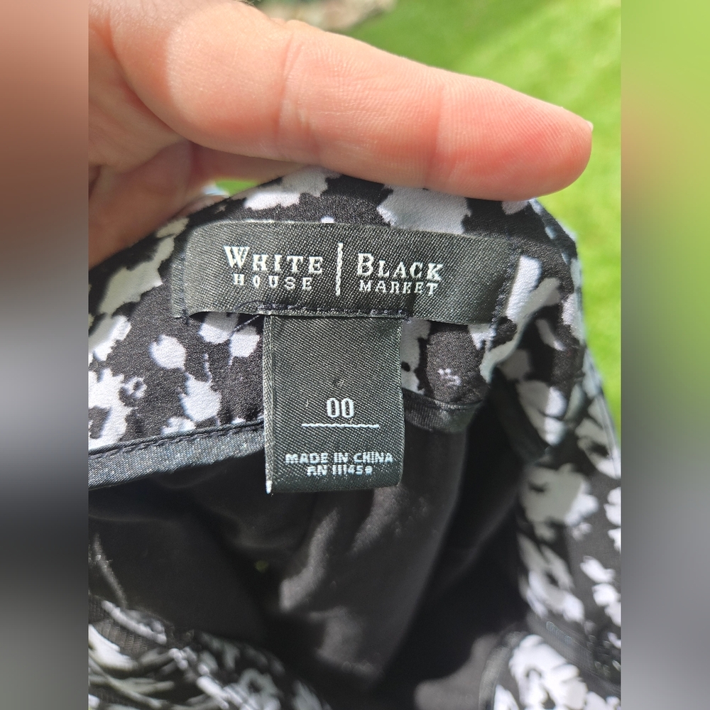 White House Black Market Black and White Patterned Pencil Skirt - Picture 7 of 7